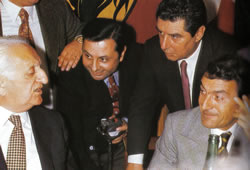 Franco Lini (a sinistra) con Enzo Ferrari,