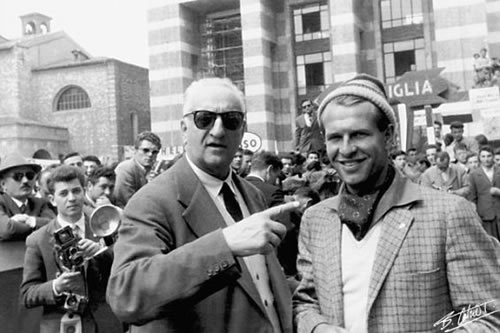Peter Collins con Enzo Ferrari alla partenza della Mille Miglia 
