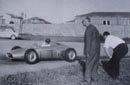 Enzo Ferrari e Carlo Chiti, osservano il passaggio della 246P durante un collaudo all'Aerautodromo di Modena