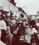 Collins cede la vettura a Fangio