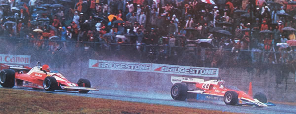 Niki Lauda e John Watson sotto il diluvio del Fuji