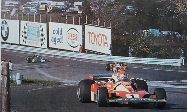 Niki Lauda impegnato a Watkins Glen nel Pgran Premio USA Est vinto da Hunt